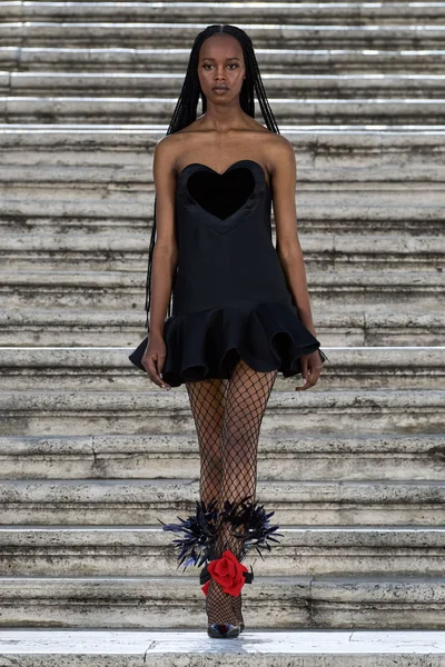 Look 30